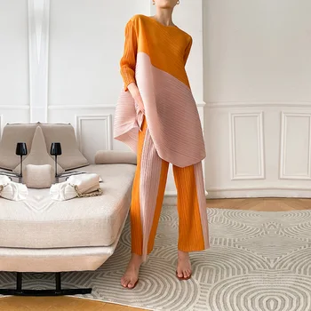 Плиссированный женский комплект из двух предметов, осенний модный дизайн 2022, контрастный топ с круглым вырезом + широкие брюки, свободный большой комплект, эстетичный